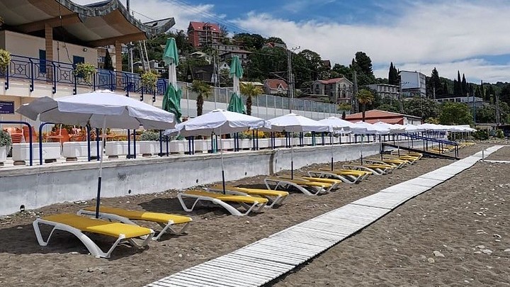 В Сочи для отдыхающих открылись более 60 пляжей