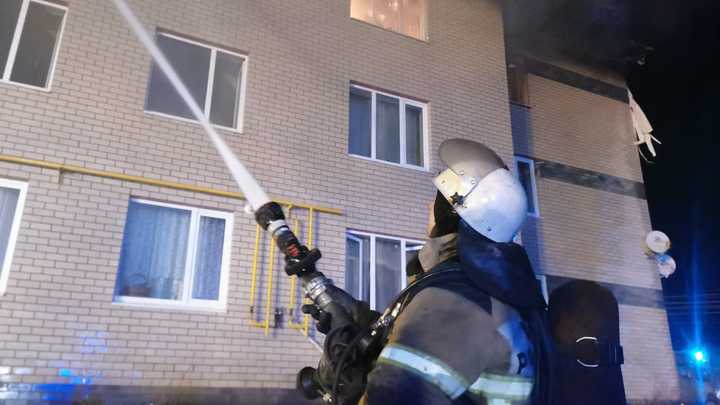 Трехэтажный дом взорвался в Нижегородской области, есть пострадавшие