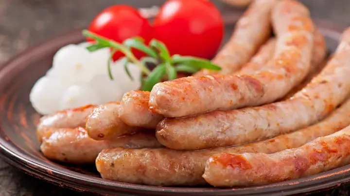 Уносит жизни не жирная колбаса: Что на самом деле запускает рак. Первые звоночки назвал врач