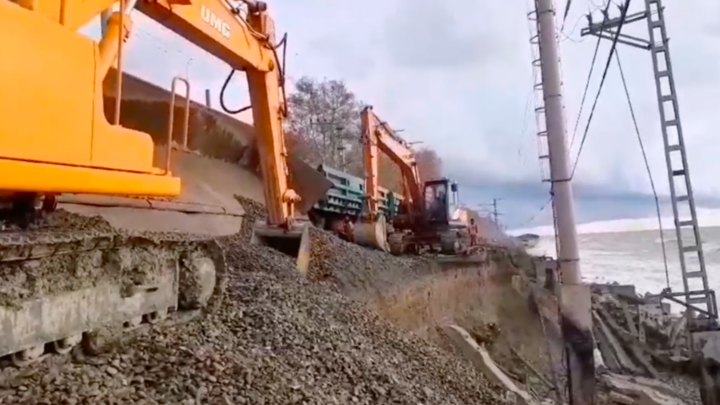 Задержанные из-за шторма в Сочи 29 поездов пошли по расписанию