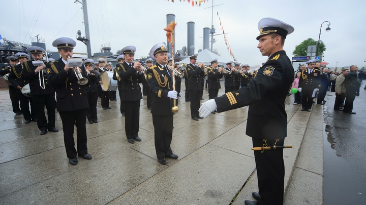 Десятки нахимовцев оказались заражены коронавирусом: Кто источник? Ответ у Минобороны