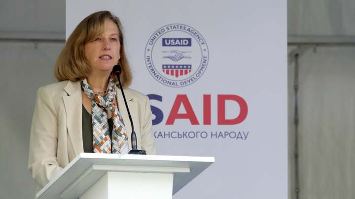 Новая послиха США в Армении нагрянет в Ереван с орденом от Зеленского