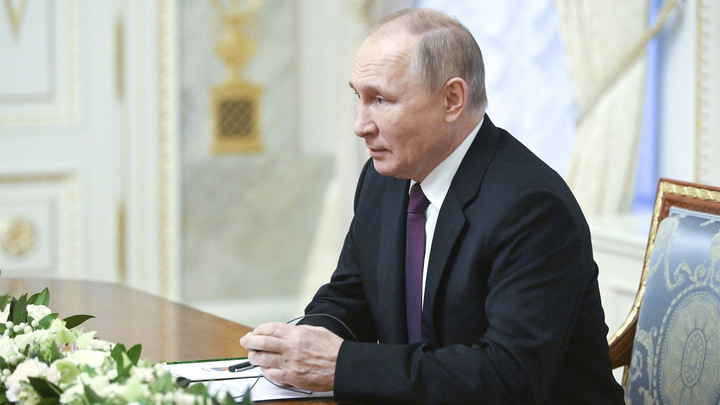 Путин привёз свою воду на саммит в Казахстане