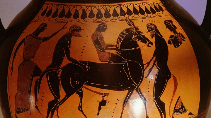 В Италии археологи подняли со дна якорь и сосуд для вина времен Рима