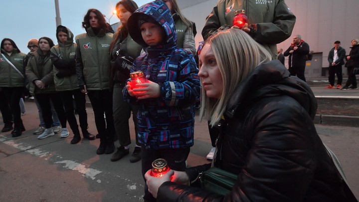 Без родителей. Сколько детей стали круглыми сиротами после 22 марта и кто им помогает