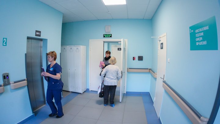 Сейчас нет лёгких пациентов: Главврач Филатовки признался, что больница уже на пределе