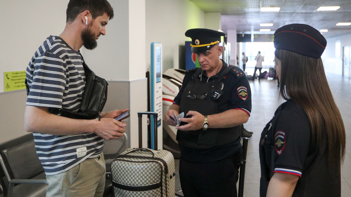 В Новосибирске возбудили уголовные дела на центры тестирования иностранцев