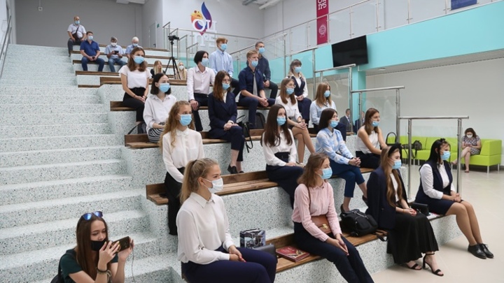 13 грамотных: новый рекорд установили выпускники в Курганской области