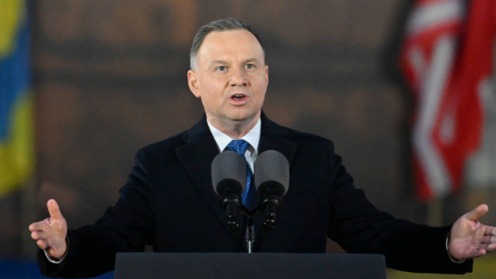 Это провал: Президент Польши похвалил русских солдат и попал под огонь СМИ