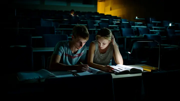 Задача студента - выжить. Делягин – о повышении стипендий: Прямо вижу гордящиеся лица единороссов