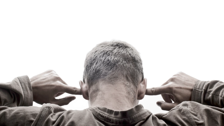 Уволен на...: Мат – это плохо. Но хуже – когда чиновники говорят много и не делают ничего полезного