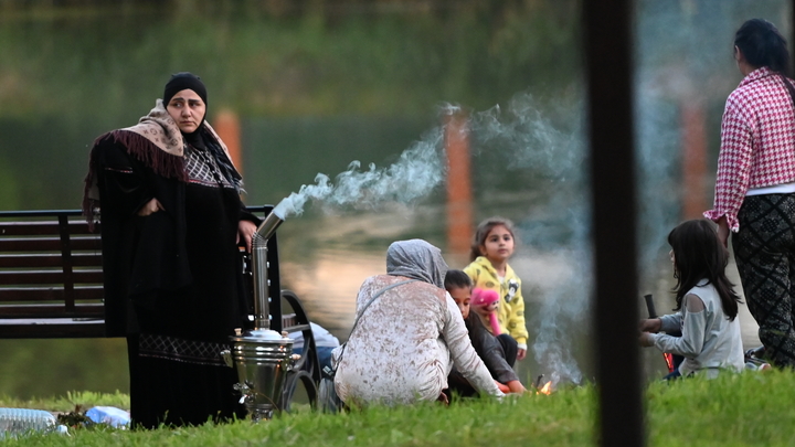 Триллионы из налогов граждан идут на мигрантов: Чем отблагодарили приезжие?