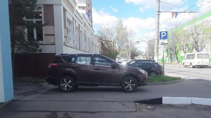 В Иванове оштрафуют сбитого машиной на тротуаре велосипедиста