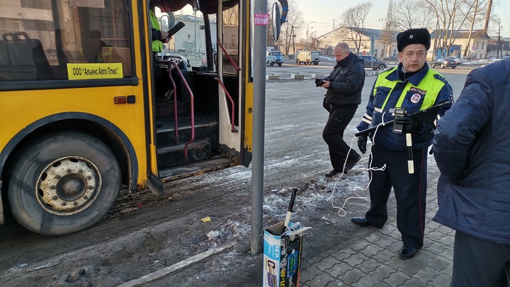 Зашел в автобус и больше не вышел – мужчина истек кровью в общественном транспорте Москвы