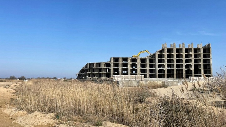 В Анапе на месте бывшего винзавода пытались незаконно построить жилой комплекс