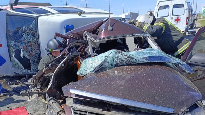 Смертельное ДТП с машиной скорой помощи случилось в Чувашии