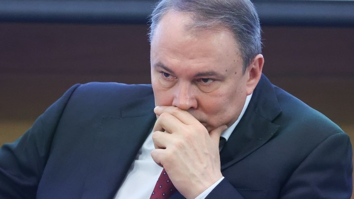 Русский ответ французам и лично Макрону дал Пётр Толстой