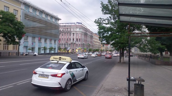 В Ростове-на-Дону приступили к работам по восстановлению повреждённого дорожного полотна