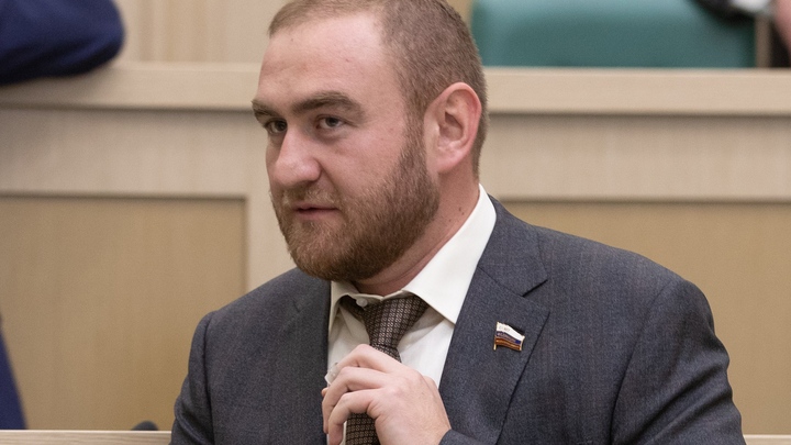 А то мало ли какие вопросы на зоне: Арашуков потребовал суд восстановить его статус сенатора