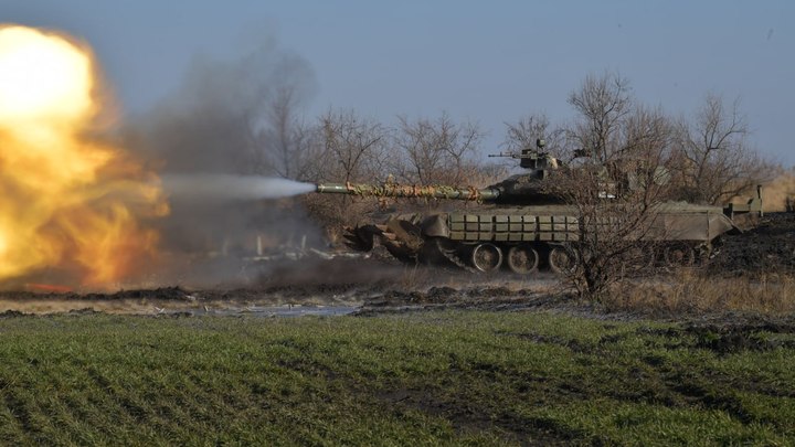 Боец армии России со своими сослуживцами разбил четыре танка противника