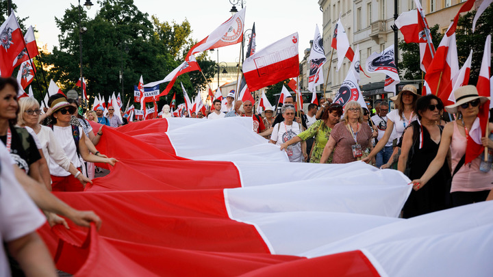 Поляки потребовали от европейцев скинуться на содержание украинских беженцев