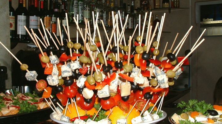 Позвольте себе лишнее, но…: Диетолог дала важные советы в новогодние праздники