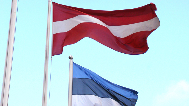 Прибалтийская истерия: Три страны выслали десятерых русских дипломатов