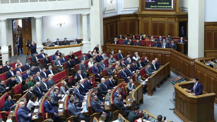 Рада превратилась в бойцовский клуб: В парламенте Украины началась вторая за день потасовка