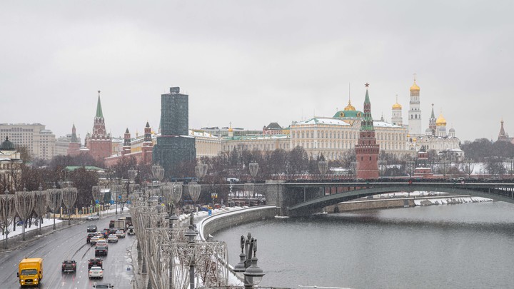 Развязка близко? Главы ЛНР и ДНР прибыли в Москву - источник