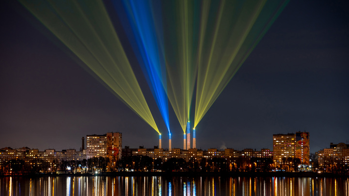 В Киеве митинг у Верховной рады: начались стычки активистов с полицией