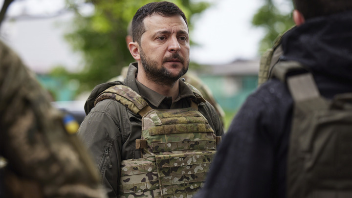 В Харькове возродили батальон “Азов“* — Зеленский пишет завещание
