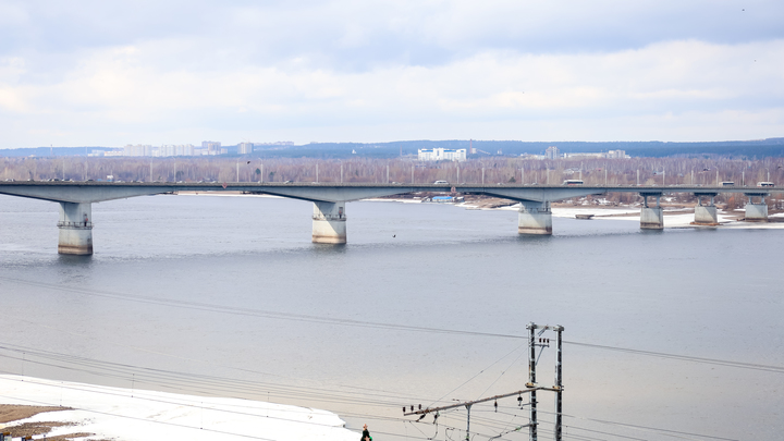 В Перми движение по Коммунальному мосту снова оказалось парализовано