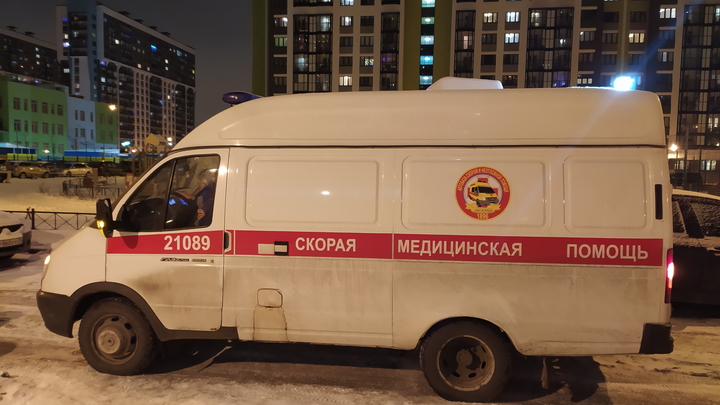 На Урале пассажирский автобус влетел в светофор: в больницу доставлено 10 человек