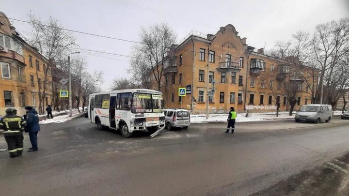 Ребёнок в детском кресле пострадал в ДТП в Челябинске