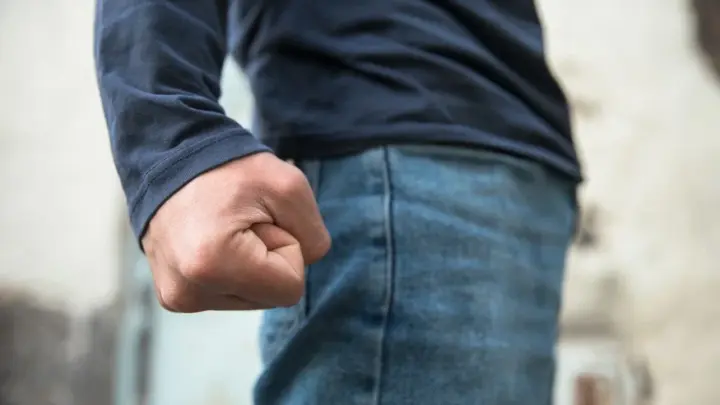 В США сотрудница полиции и ее муж 7 лет насиловали приемного ребенка