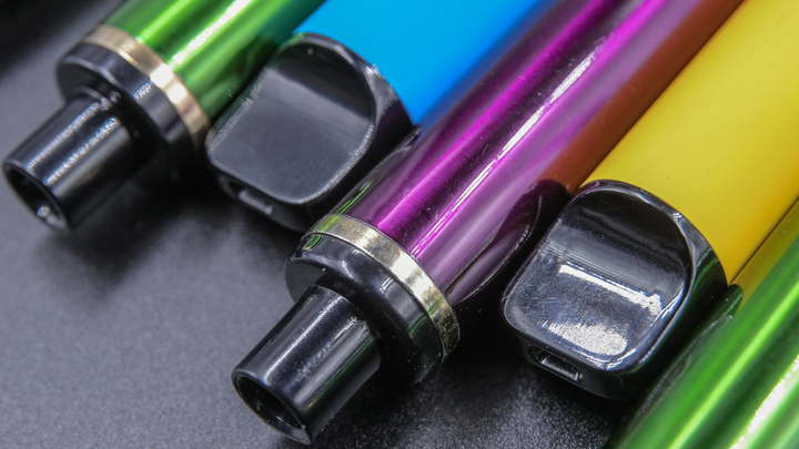 В России стики для IQOS и жидкости для вейпов подорожали минимум в пять раз