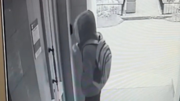 МВД поделилось кадрами кражи в банке на 1 млрд рублей в Санкт-Петербурге