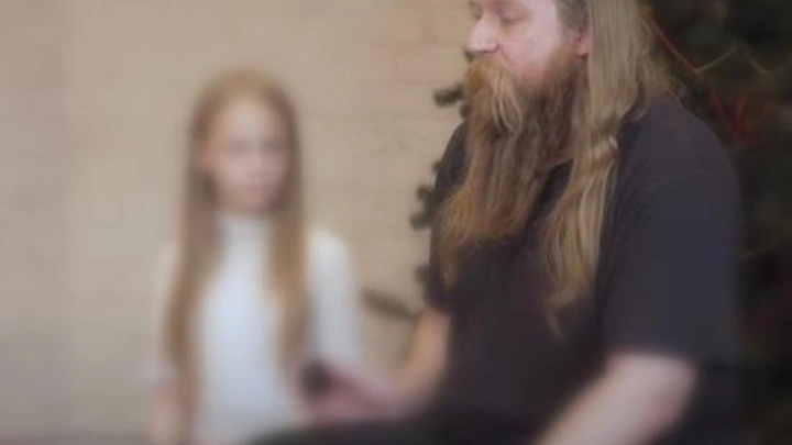 Алиса Теплякова получила диплом. И пошла в школу для умственно отсталых