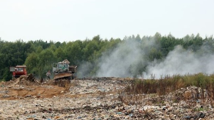 В Кинешме почти месяц горит мусорный полигон площадью 2000 квадратных метров