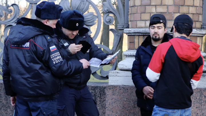 Қатты жыныстық қатынасқа түскен жас қыздардың порно видеосы