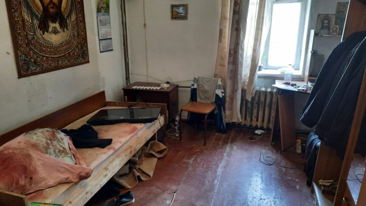 Трое жителей Новосибирска пойдут под суд за жестокое убийство сына слепой пенсионерки