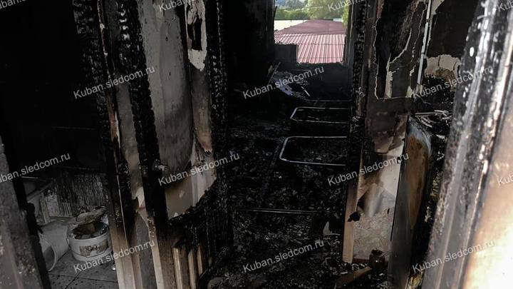 В Архипо-Осиповке женщина заживо сгорела на глазах у знакомого при пожаре в хозпостройке