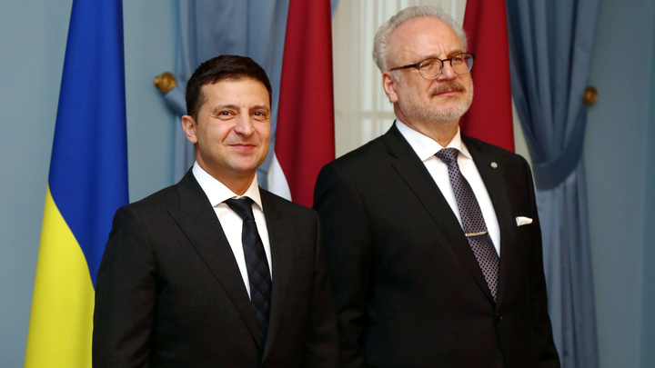 Зеленский рассмеялся в лицо президенту Латвии из-за слов о границах Украины