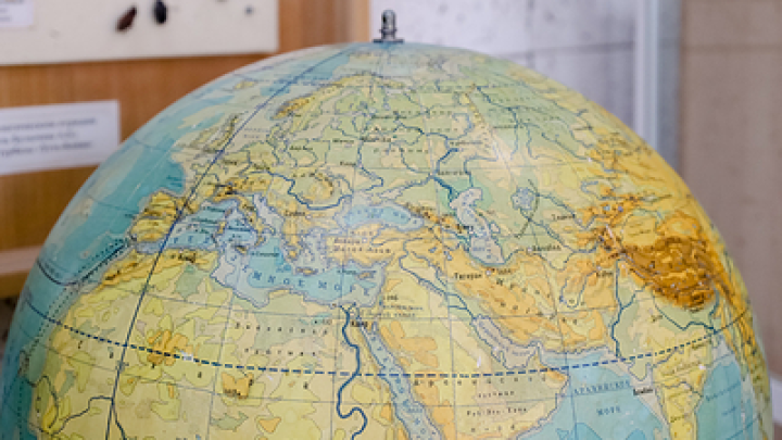 Тишковец опроверг версию распыления Пентагоном микрочастиц по миру