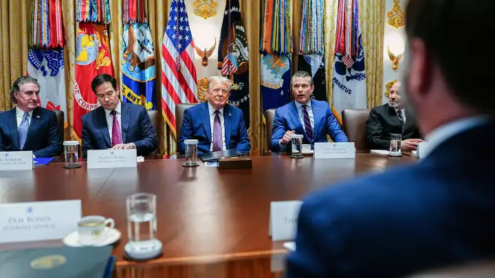 Кто на самом деле принимает решения в команде Трампа? Выбор относительно России сделан: Никаких колебаний