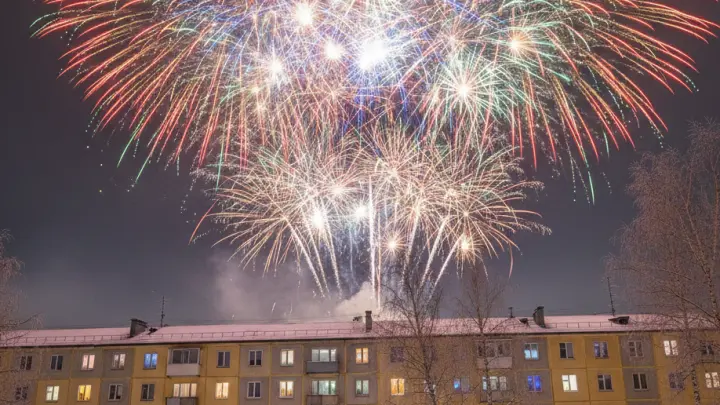 В Подмосковье запретили запускать салюты после 22:00