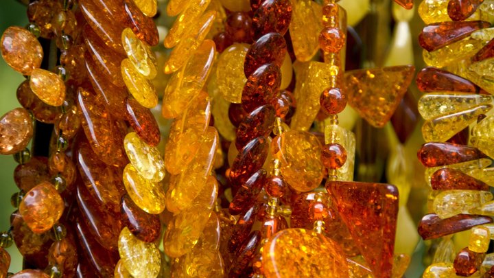 Раскрыт секрет советских драгоценностей: За один зелёный давали 20 коричневых