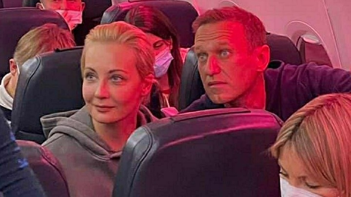 Где же она? Сосновский указал на молчание навальнят