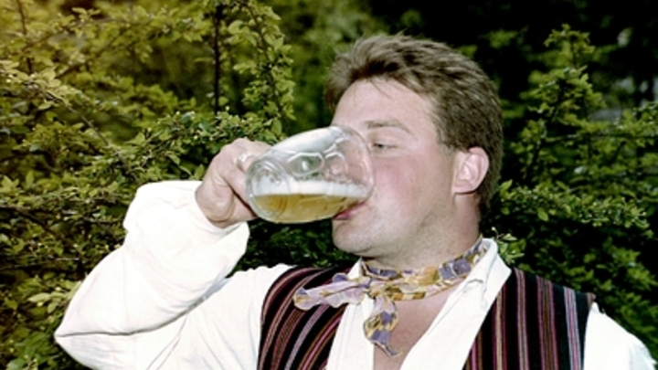 Нейротерапевт Рой: при похмелье ощущается апатия из-за воздействия алкоголя на мозг