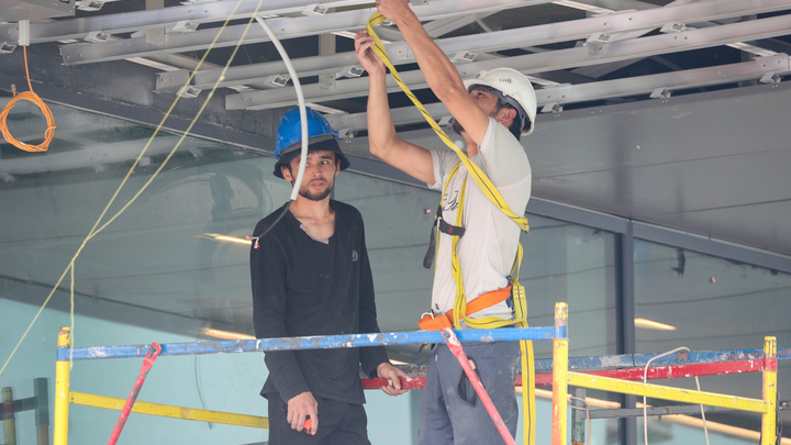 На СВО или депортировать? Судьбу мигрантов в России определили москвичи